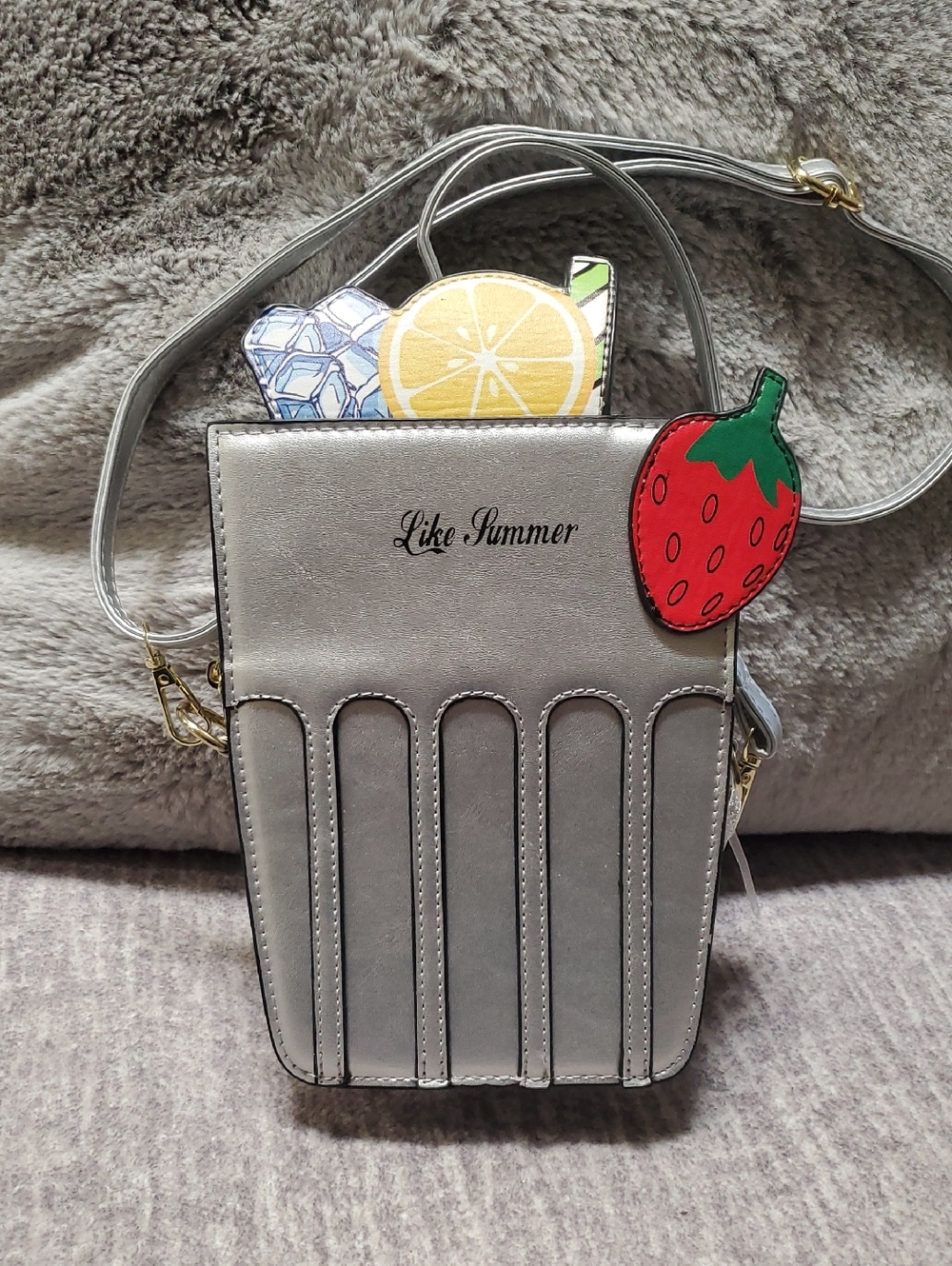 Like NeW Cocktial Silver Crossbody Bag